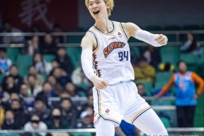 完美体育官网首页-CBA常规赛今夜再迎强敌，上海海港调整名单，主帅态度——媒体盛赞，资深球员宣示担当